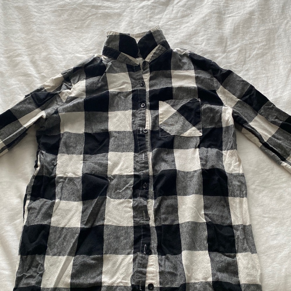 Women’s size large black & white flannel